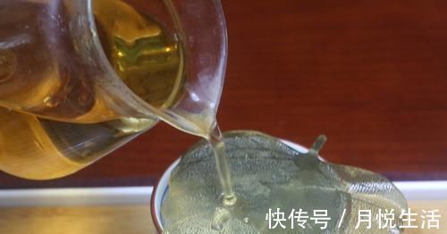 嘌呤|给爱喝酒的人提个醒：3种人哪怕酒瘾再大，也要尽早戒酒