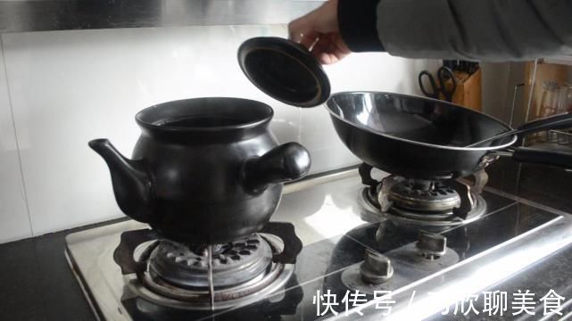 煤气灶的左边不能炒菜？我也才知道，多亏燃气师傅提醒，涨知识了