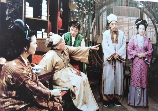 迎春|红楼梦迎春死后,暴露出贾元春的一大尴尬