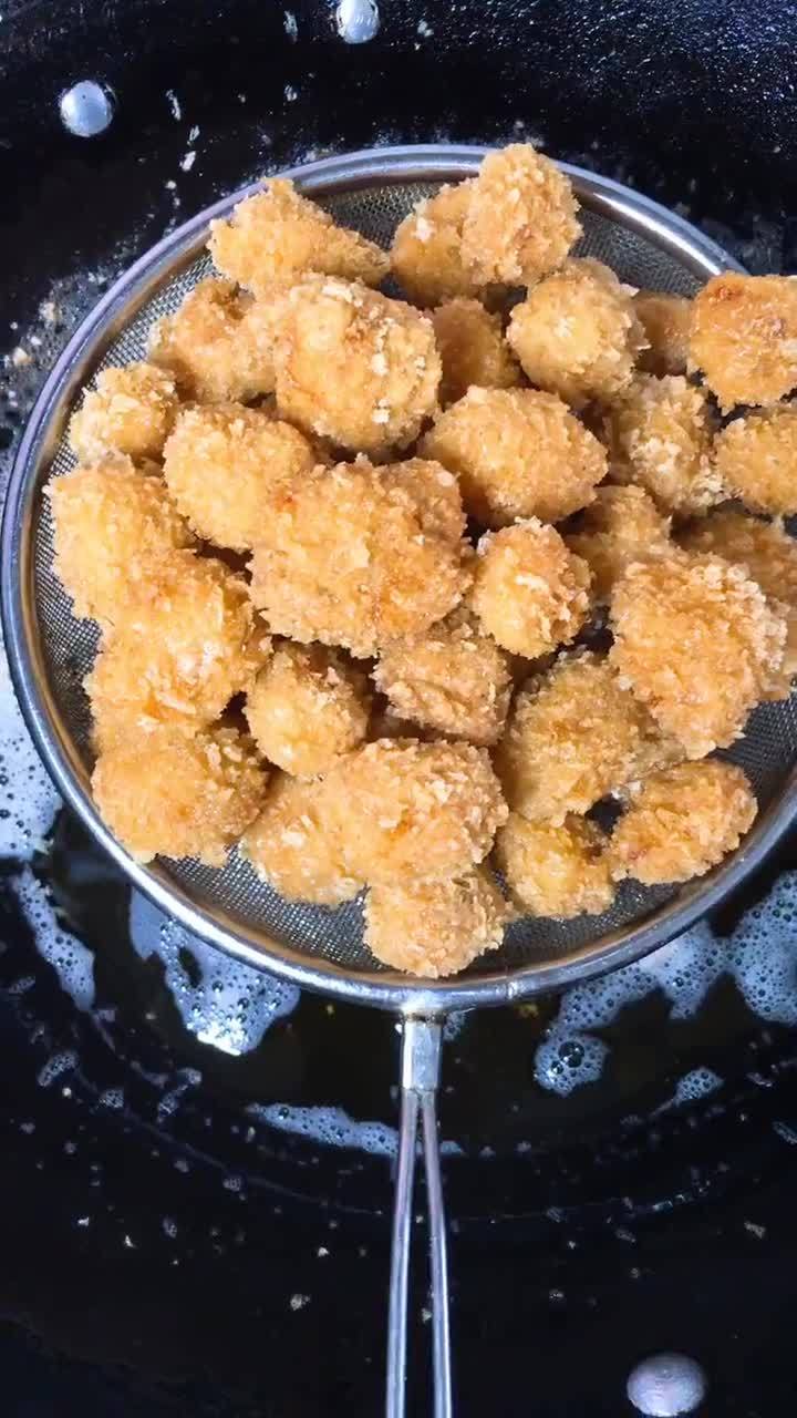 香酥鸡米花,做法简单口感香脆诱人,特别香上桌就秒光