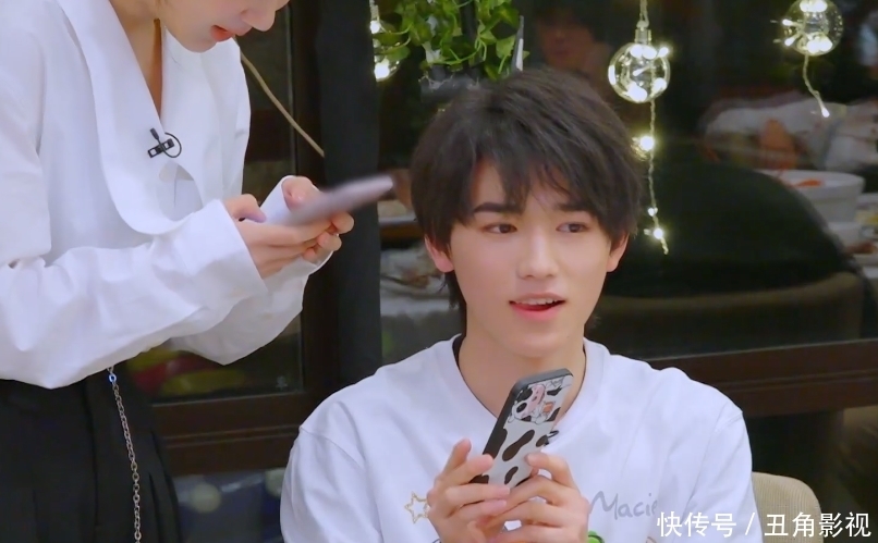 弟弟 《萌探》杨紫问弟弟电话,宋亚轩表情亮了,这才是爱豆该有的自觉