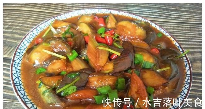 茄子皮|红烧茄子简单好吃的做法,茄子不吸油不变黑,吃起来真香!