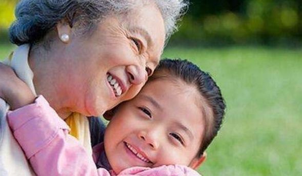 宝妈|孩子跟着姥姥长大,会有三种好处,第一种很多家庭都会遇到