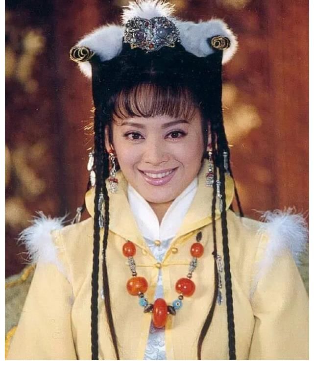 被选手|宁静回应不给杨笠拍灯，称其为脱口秀天花板，曾因太耿直被选手怼