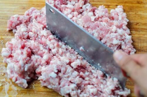 怎么调出香喷喷的饺子馅?学会万能饺子馅,包什么肉饺子都好吃