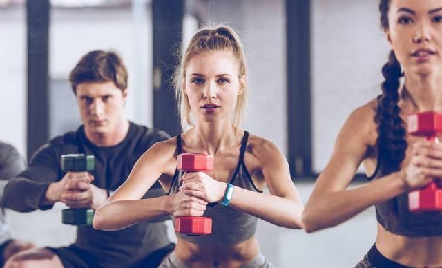 形态|关于腹部脂肪与腹肌,如何减掉一个留住一个?找对方向、重点对待