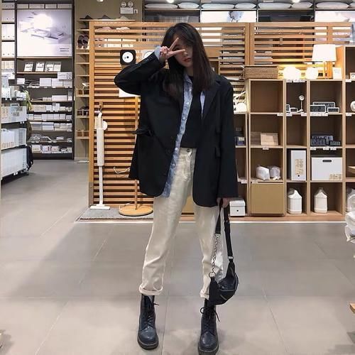  时尚|冬天的靴子这样穿，既时尚又显腿长，这个冬天必备的几双靴子