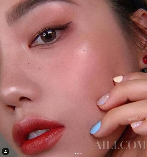 你的眼妆总“脏乎乎”？4步自检GET干净精致眼妆