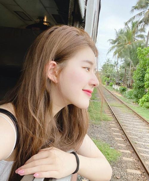 赵薇|脸上有3个特点,说明你是“苹果系”女生,又硬又脆的甜美感