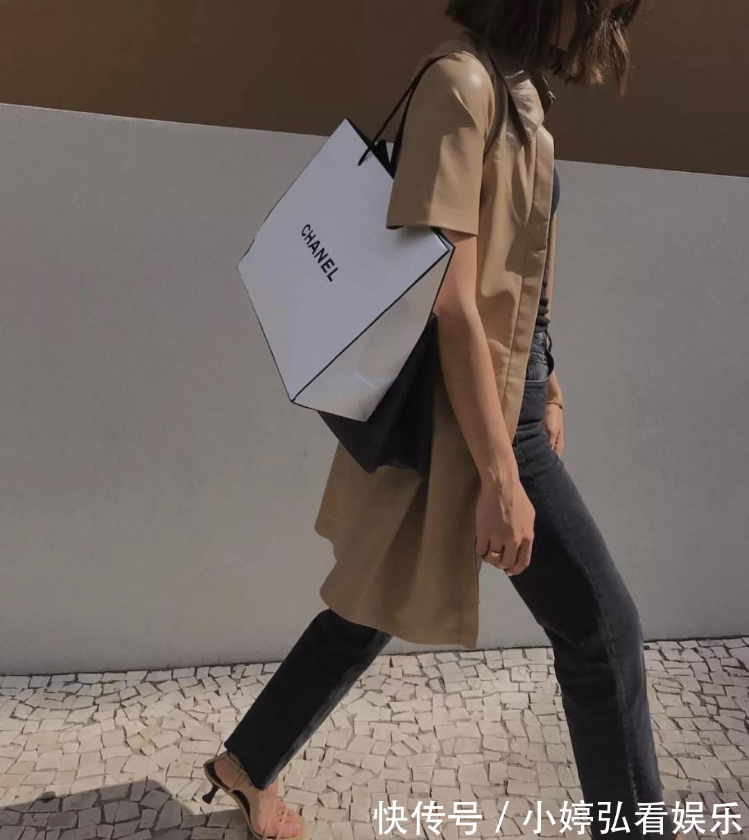 小白|今夏小白鞋收起来吧!现在流行的是“方头鞋”,显高显瘦显腿长