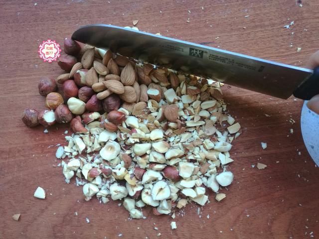 果仁|减脂也能吃的果仁面包，低油低糖好吃不胖，不需要出膜真简单