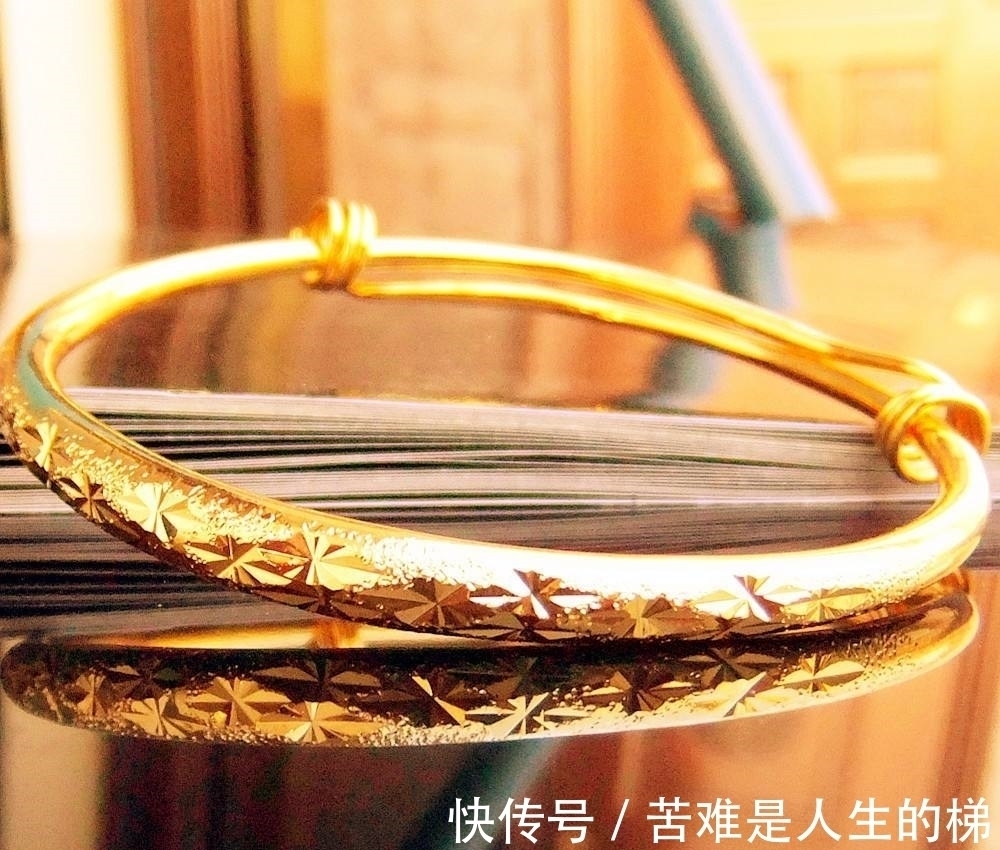 宝石 珠宝也要保养,关于首饰的保养方法和生活中的误区,你需要知道!