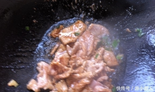 大白菜|家常菜里,大白菜加它一起炒,好吃又下饭大人小孩都抢着吃!