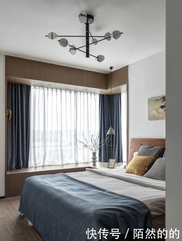 收纳|越来越多人放弃电视墙，学他家打一排柜子，美观实用两不误！聪明！