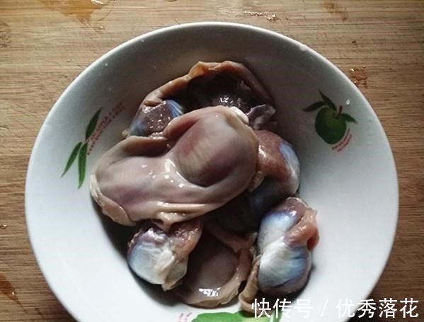 清脆|鸭肉怎么吃教你一道盐水鸭胗，清脆爽口，吃起来使人心旷神怡！