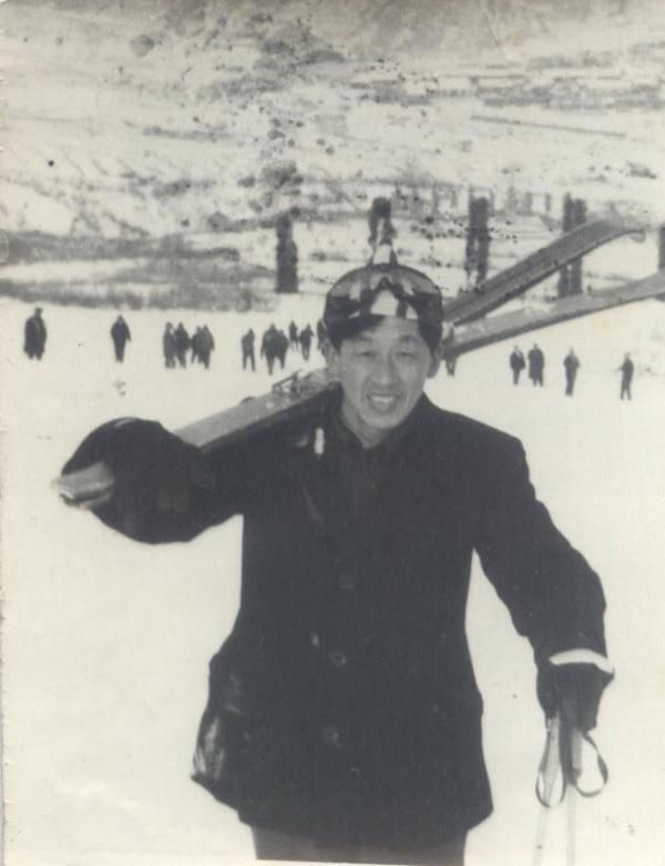 運(yùn)動員|他是新中國第一代滑雪運(yùn)動員，83歲仍未“退役”
