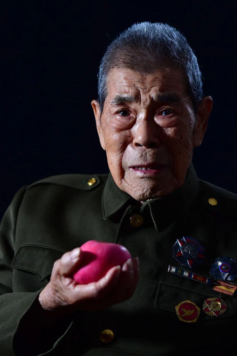 中国人民志愿军|致敬最可爱的人——听张计发老人讲述一个苹果的故事