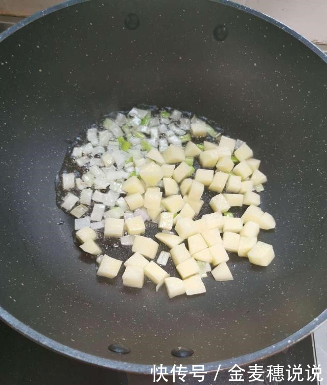 儿子开学后,这道早餐我常做,15分钟搞定,孩子吃了还想吃