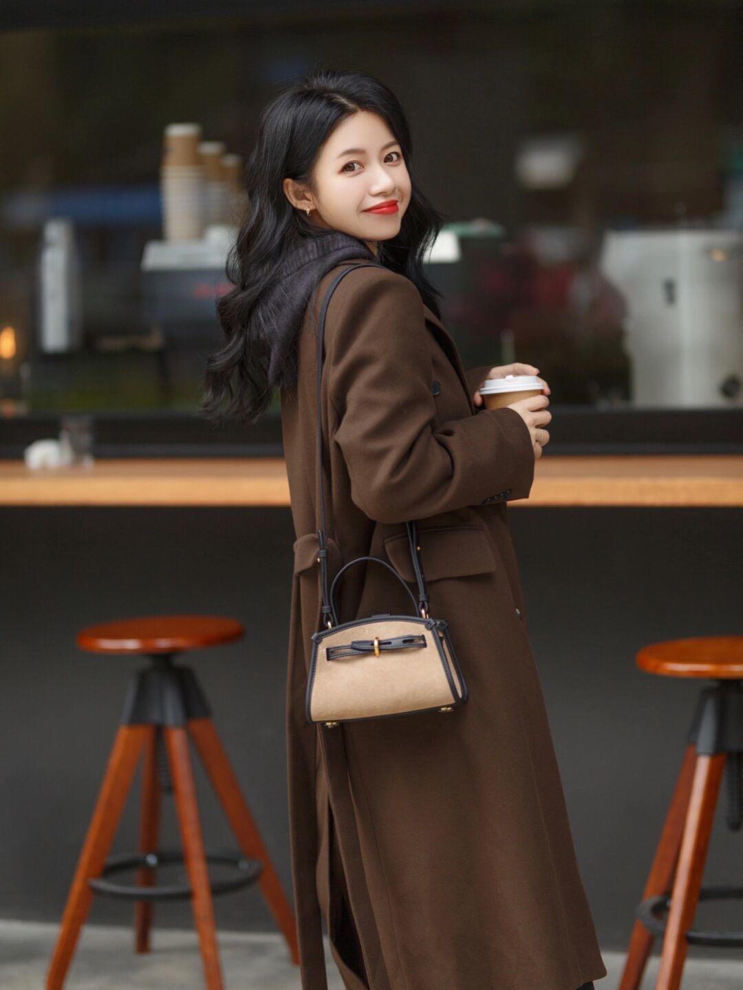 减龄感 普通人怎么把“大衣”穿出高级感?看看这些博主的搭配,优雅精致