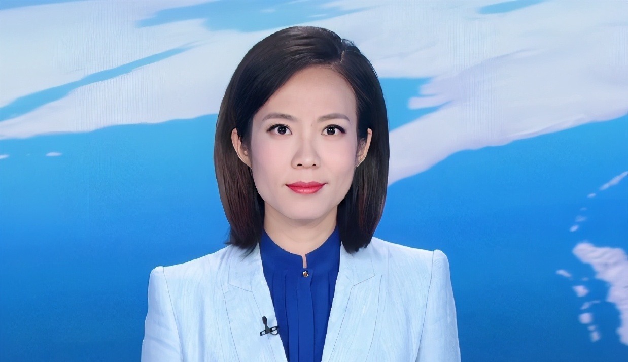 新闻主播|央视新闻主播有两条路可以选一条是宝晓峰，另一条是刘羽