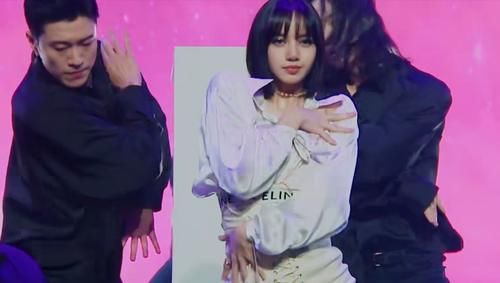 同是选秀节目导师，刘逸云到场，Lisa却是网络连线，片酬太好拿！