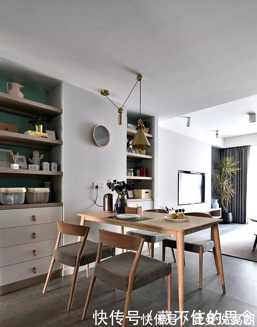 实用|是谁想出来的,厨房橱柜底部留空一格,没想到做饭这么实用!