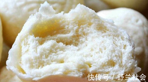 保鲜膜|蒸馒头时，把酵母直接放面粉里就错了，教你正确做法，香软蓬松！