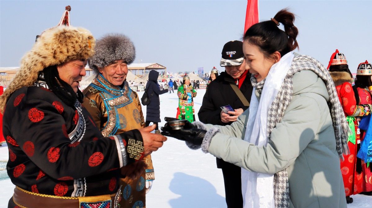 巨网|生态旅游跑出冰雪加速度新疆博斯腾湖冬捕掀起冰雪旅游新高潮