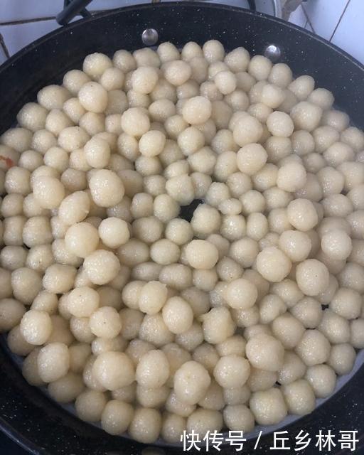 吃了半辈子土豆,这个做法百吃不腻,不炒不炸也不煮,上桌就扫光