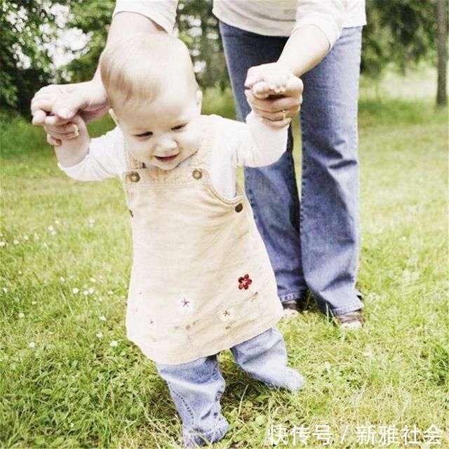 髋关节|父母的4种做法,可能导致宝宝骨骼畸形,别大意,不少人犯