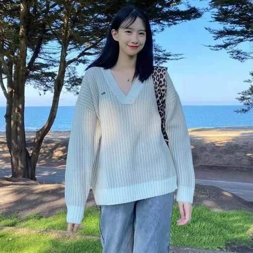 毛衣＋九分裤，适合早春的穿搭，时髦精最爱