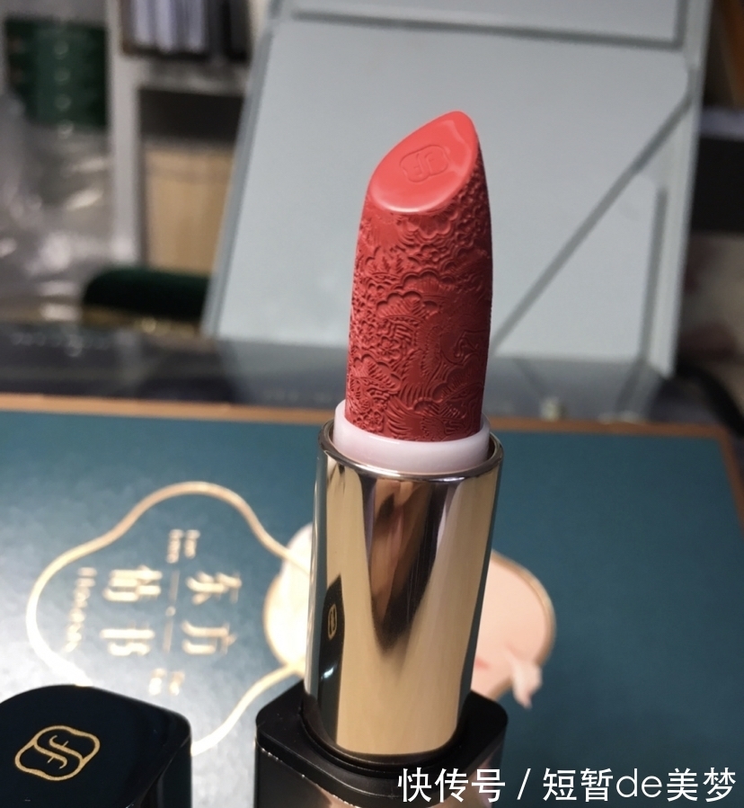 品牌 “国货之光”花西子散粉遭吐槽,这几支口红却意外受到好评