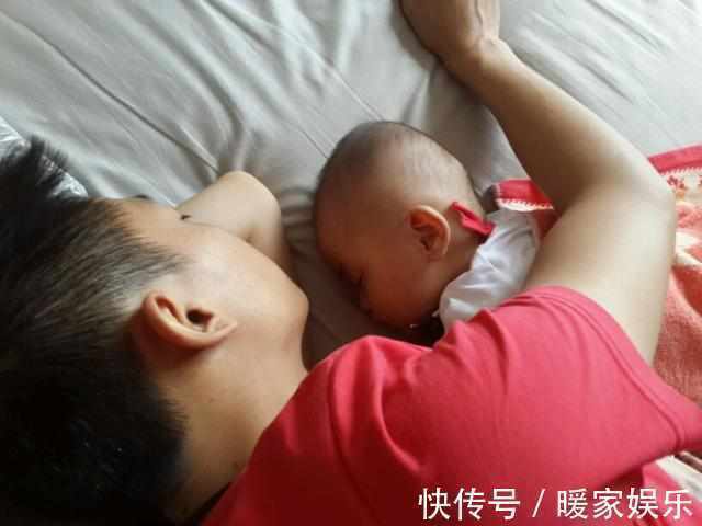 爸爸|千万别让宝宝单独和爸爸睡一起,最后几张真的太危险