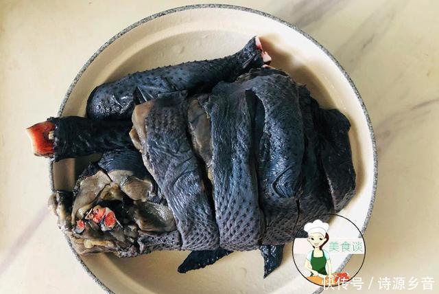 虫草花乌鸡|冷天,此肉女人要多吃,比牛肉羊肉强,煮汤鲜甜营养,冬天不怕冷