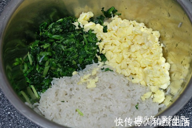 面粉|菜盒子薄皮大馅特好吃,面粉不用开水烫,放多久都不会硬!