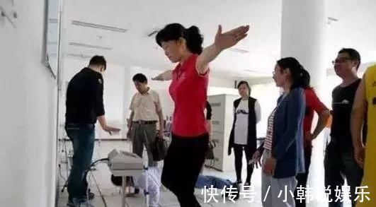 小动作|一个小动作,坚持不到6秒,说明早衰了,若能超过10秒,易长寿