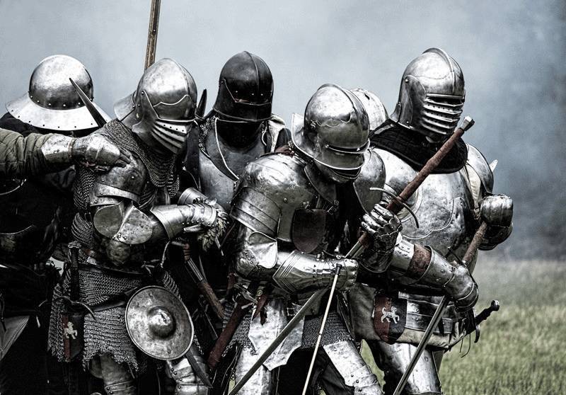 打仗|古代的刀剑很难砍穿盔甲，为何打仗时还会有大伤亡，原因很简单