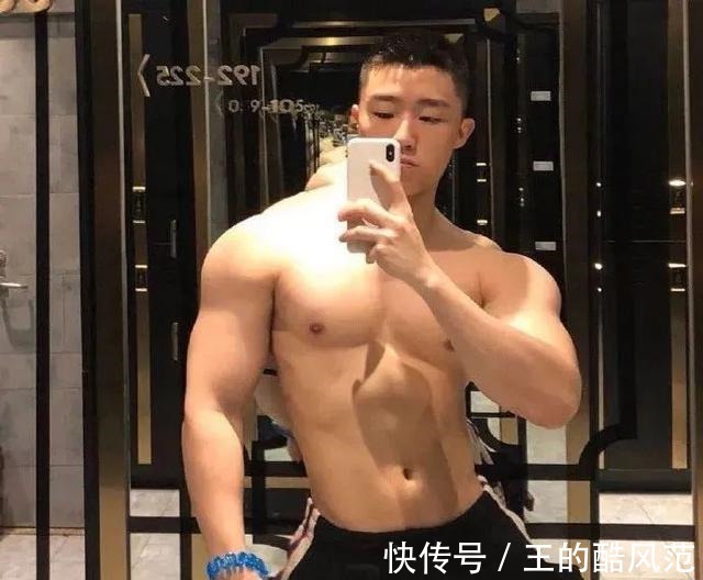 肌肉|寸头肌肉博主靠胸肌出圈,网友们看后都不淡定了!