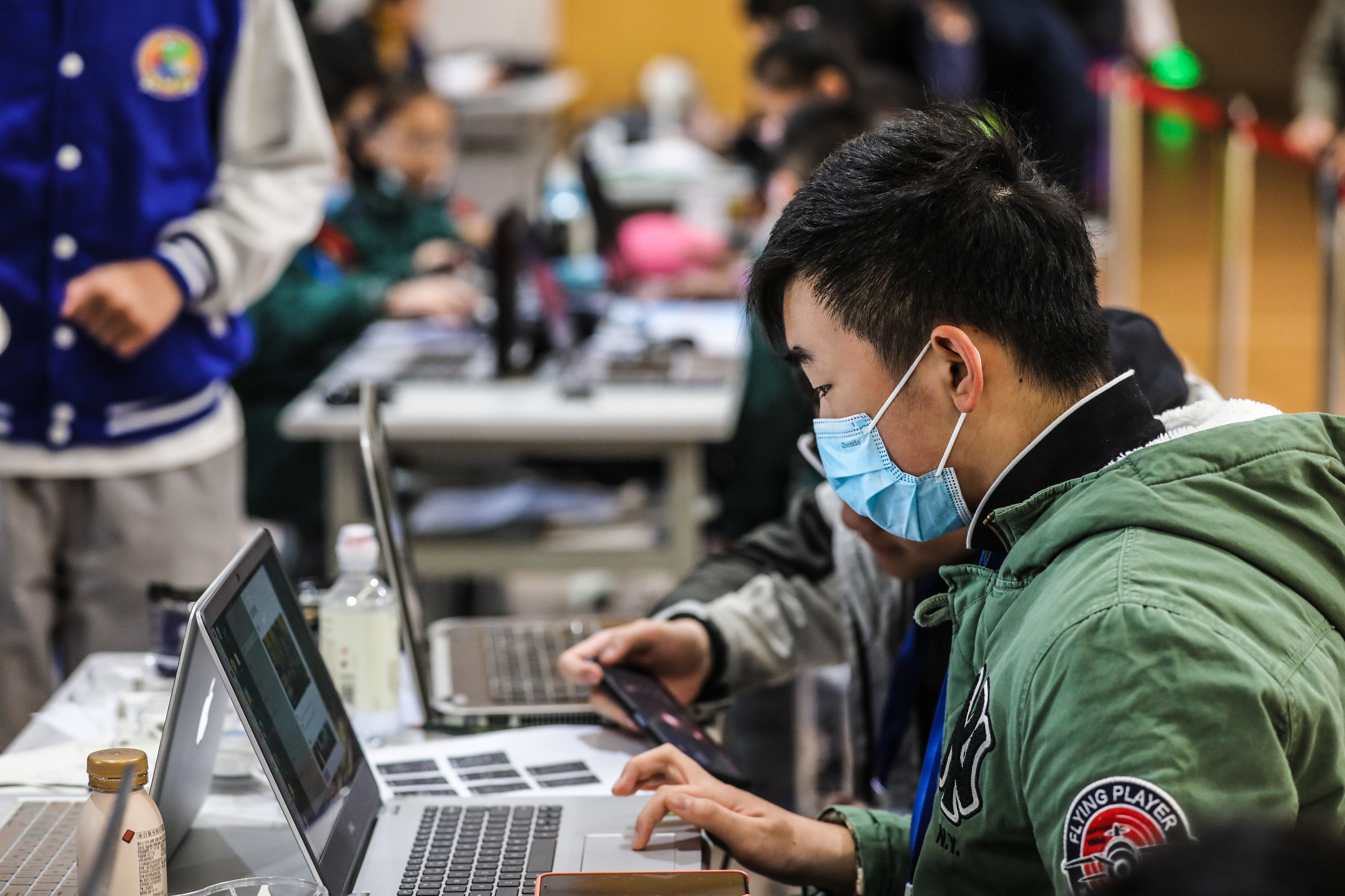 承载|小小无人机承载大大航天梦，上海市青少年无人机大赛拉开战幕