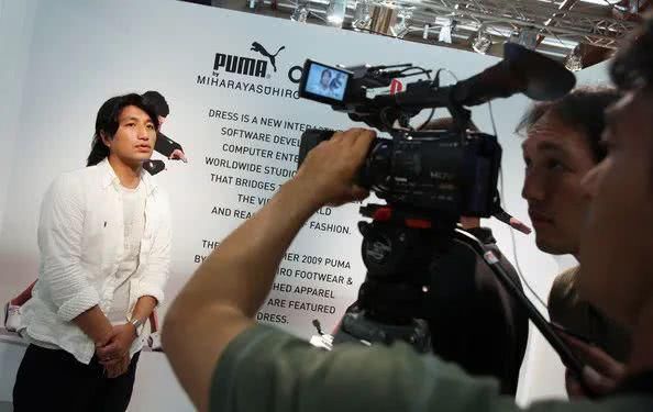 球鞋 爆款鞋王被嫌“不好穿”、“抄袭”，但也逃避不了真香定律