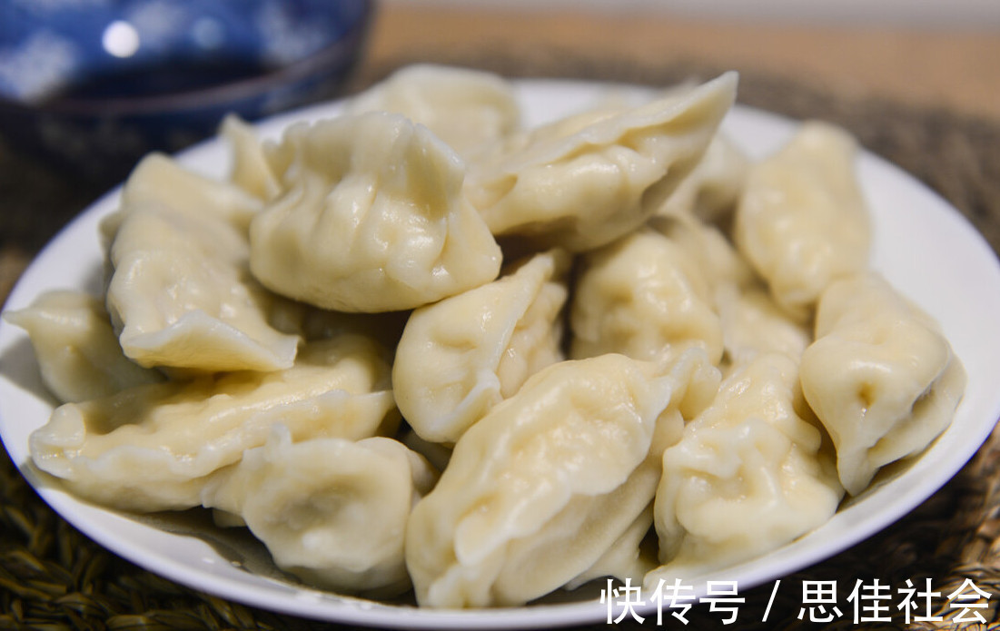 多汁|包白菜馅水饺，这一步是关键，做好了饺子鲜嫩多汁特别香