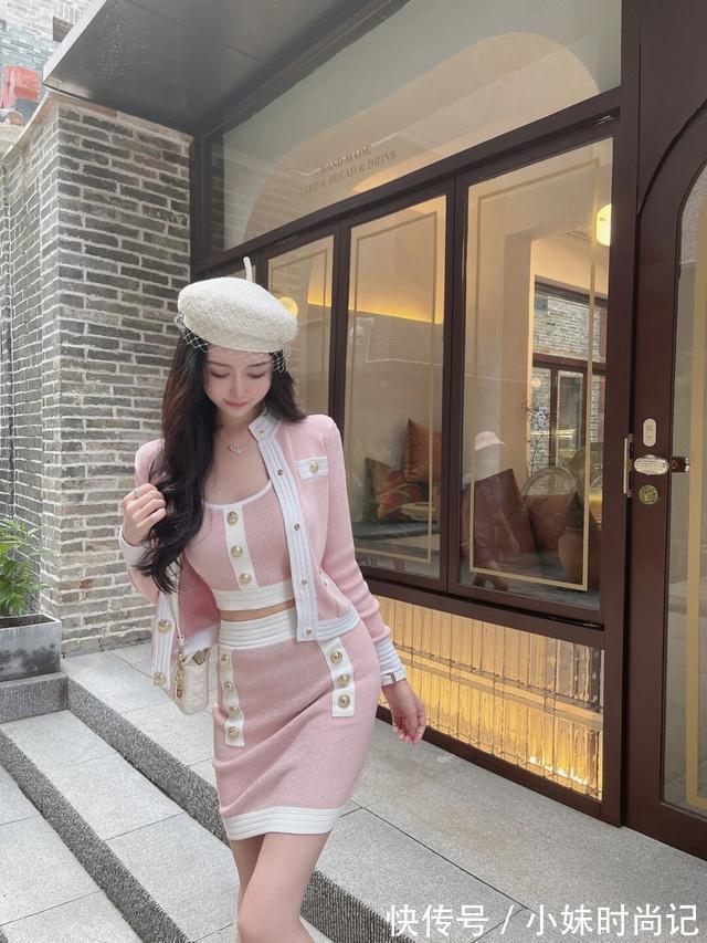 时尚 干净简约的穿搭,有时候更能体现女人的优雅气质,时尚就在身边