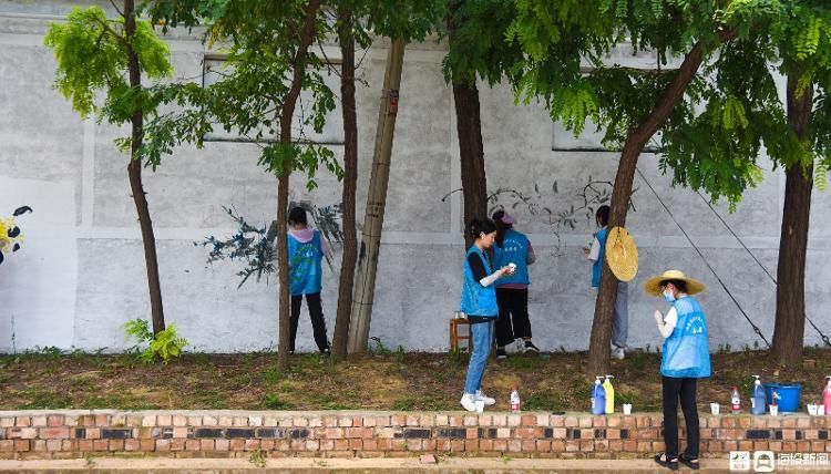 王观博|德州一村庄来了蒲公英支教队 1400米“画布”换新颜