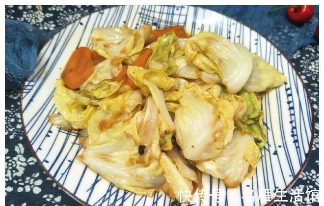 配菜|炒包菜时,多加1样配菜,味道更好营养高,孩子老人都爱吃