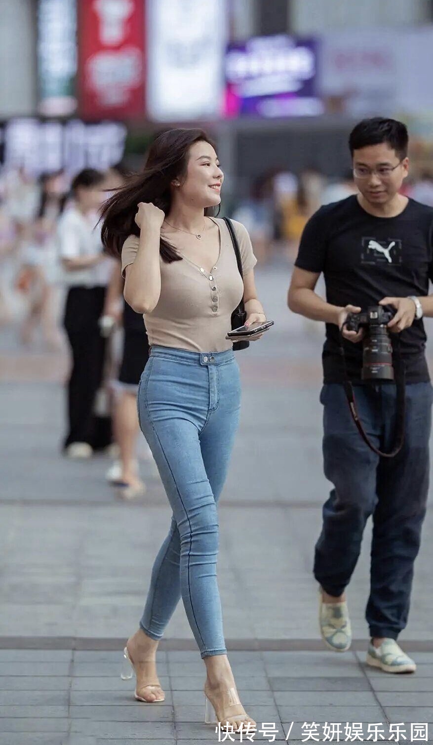 裤面|“烂大街”的牛仔裤，以新面貌示人，穿出了与众不同的美！
