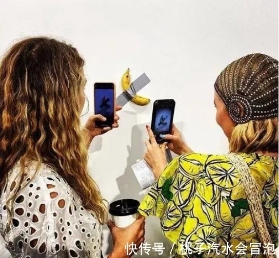 莫瑞吉奥·卡兰特$价值85万的艺术香蕉,展览时被1游客意外吃掉,最终结局怎样?