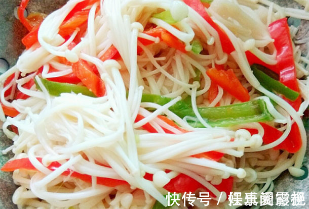 大暑|孩子忍了一周终于周六还是暴雨不能出门,多吃爽口菜,开胃吃饭香