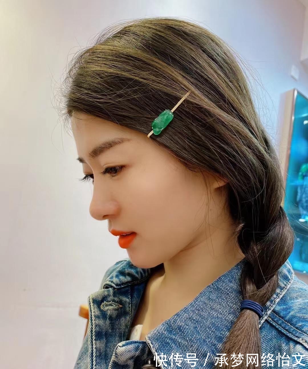 翡翠发卡 从头开始,发型很重要头饰更关键,翡翠发卡减龄的同时满满高级感