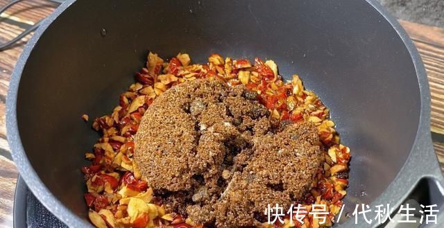 电饭锅|秋天,吃梨吃银耳都不如多吃它,坚持每天吃几颗,精神满满过秋天