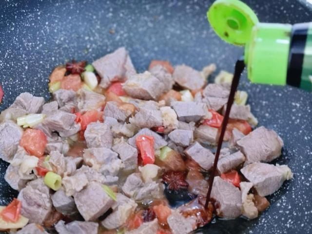  搭配|沙茶酱搭配它口感丰富，浓郁汤汁伴着肉香，一顿能吃2碗米饭